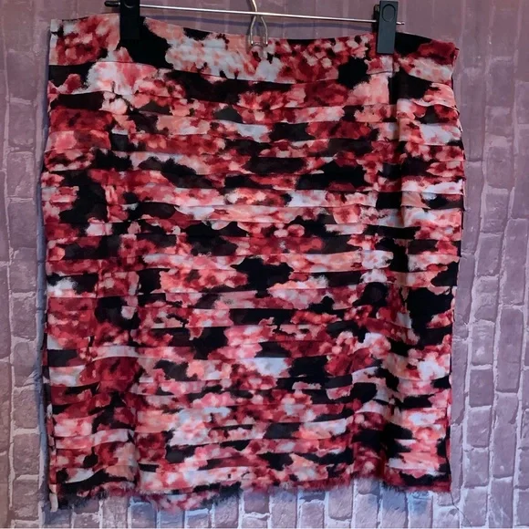 Pink Floral Layered Chiffon Pencil Skirt - Picture 5 of 9